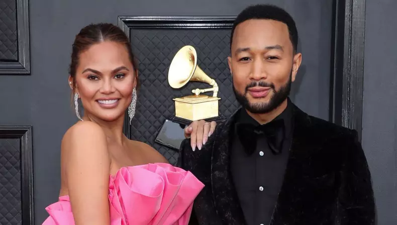 Chrissy Teigen și John Legend au devenit din nou părinți