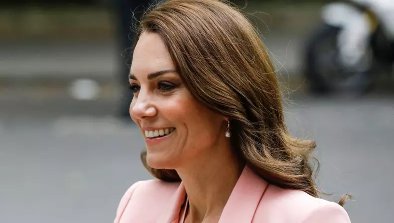 Kate Middleton, în două rochii spectaculoase la nunta Prințului Hussein al Iordaniei