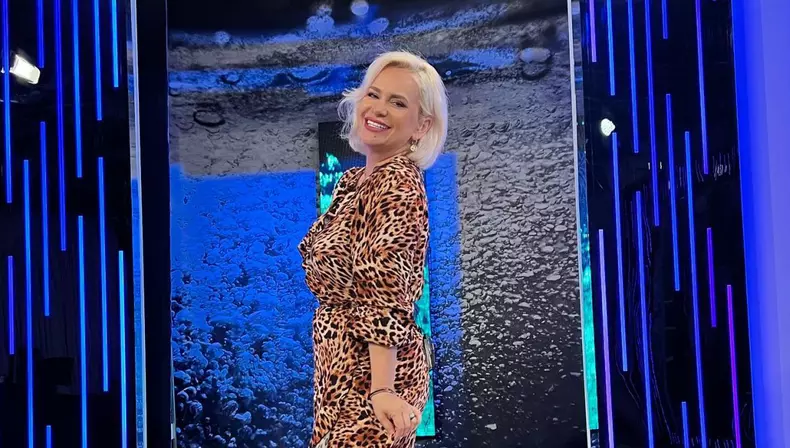 paula-chirila-a-apelat-din-nou-la-medicul-estetician-1