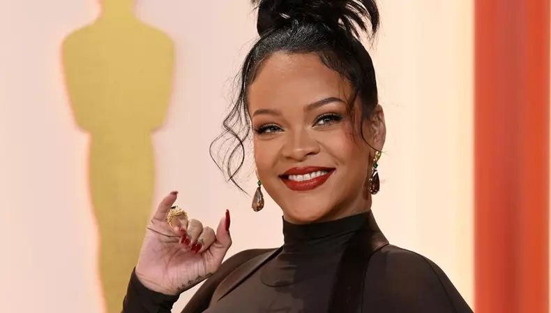 Rihanna a nascut