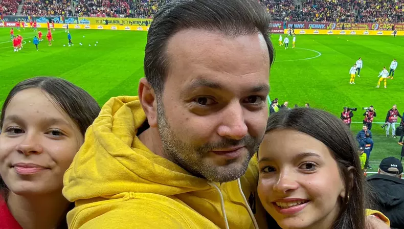 Mihai Morar si fiicele lui, Mara si Cezara