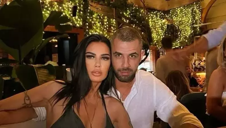Oana Zăvoranu și Alex, soțul ei