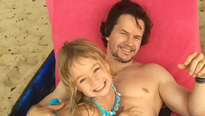 Mark Wahlberg cu Grace