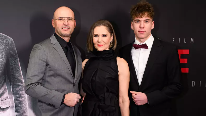 Romanița Iovan, Albert, fiul ei, și logodnicul Iulian Gogan