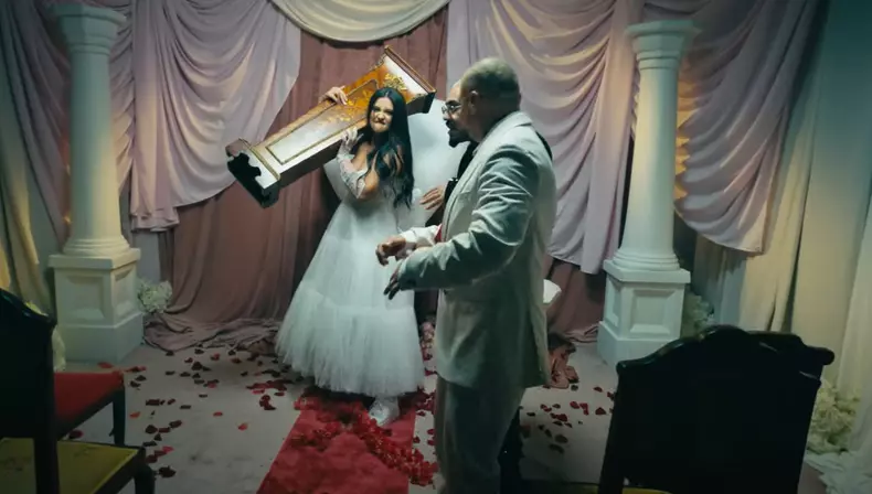 Alex Velea și Antonia, mire și mireasă în videoclipul piesei „Cum Se Împarte Dragostea”