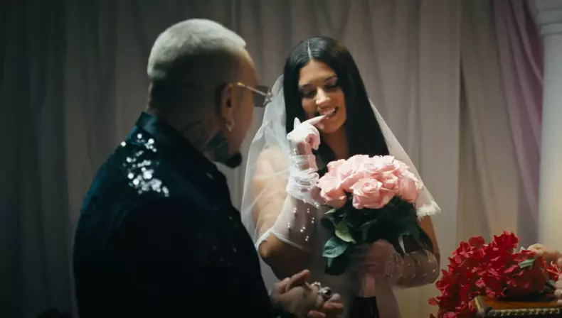 Alex Velea și Antonia, mire și mireasă în videoclipul piesei „Cum Se Împarte Dragostea”