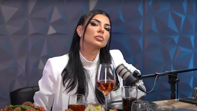 Andreea Tonciu la „un PODCAST misto By Bursucu'”