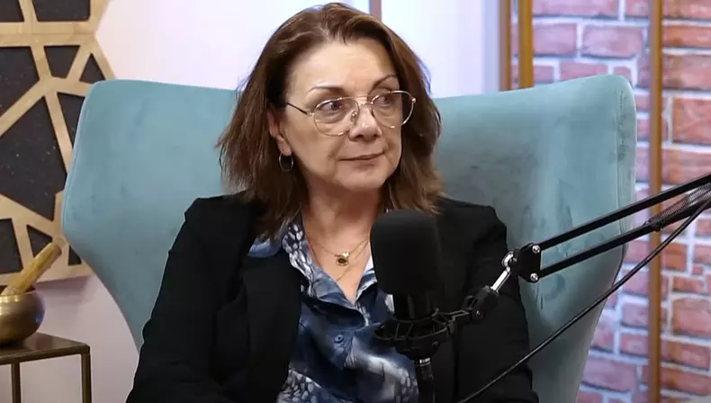 Carmen Tănase, la un pas de a fi dată afară din facultate, când a dezertat din armată