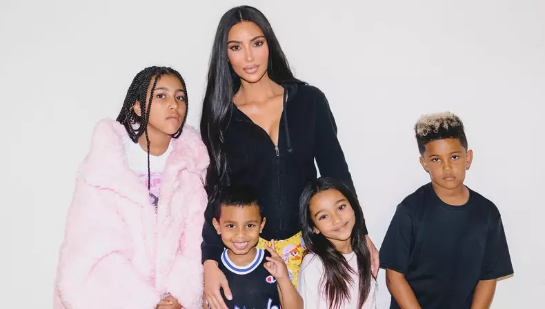 Ce este vitiligo, afecțiunea pe care o are unul dintre băieții lui Kim Kardashian și Kanye West