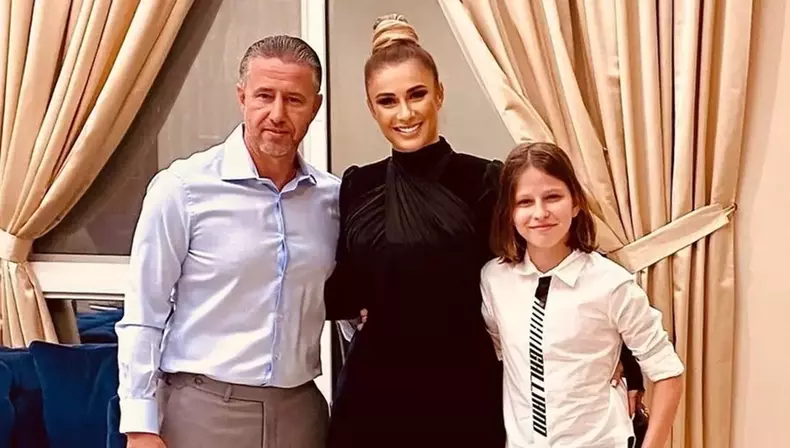Ce i-a spus Anamaria Prodan fiului ei, după ce s-a pronunțat divorțul de tată lui, Laurențiu Reghecampf