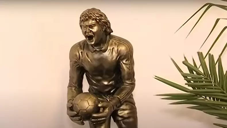 Helmut Duckadam casa (19)