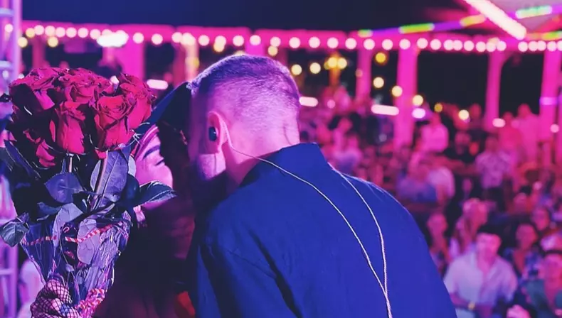 Oana Radu și noul iubit, mai îndrăgostiți decât niciodată. Mesajul plin de iubire pe care Șerban Balaban i l-a transmis artistei de ziua ei