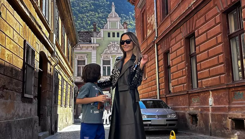 Cum a reacționat Octavia Geamănu după ce fiul ei a văzut două femei sărutându-se la televizor