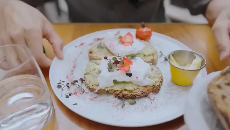 Avocado toast restaurantul lui Dani Oțil
