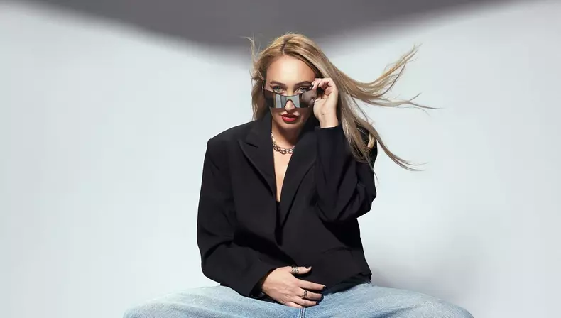 Ilona Brezoianu, fotografie rară cu sora ei, Alina, de ziua acesteia