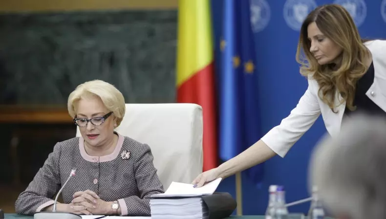 Un jurnalist susține că Viorica Dăncilă se temea că Anca Alexandrescu o sabota în timpul mandatului ei de premier
