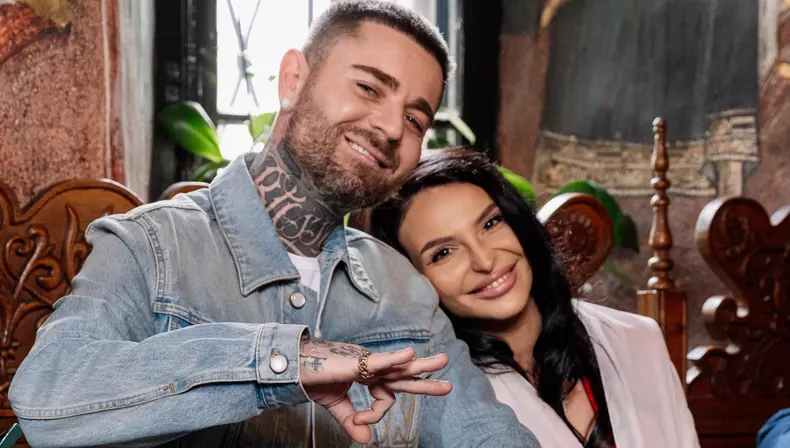 Francisca și TJ Miles și-au botezat fetița. Clara Lia are două perechi celebre de nași