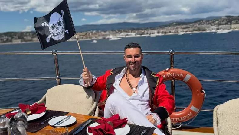 Philipp Plein, petrecere luxoasă pe yacht în timp ce Andreea Sasu e în spital
