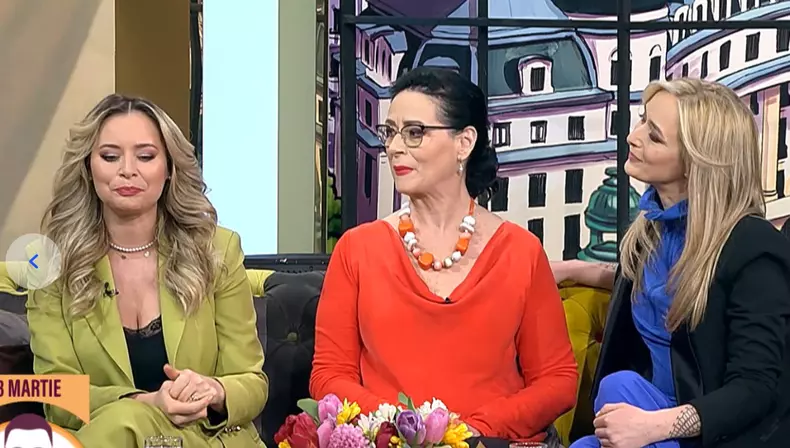 laura-cosoi-cu-mama-si-cu-sora-ei-la-tv-3