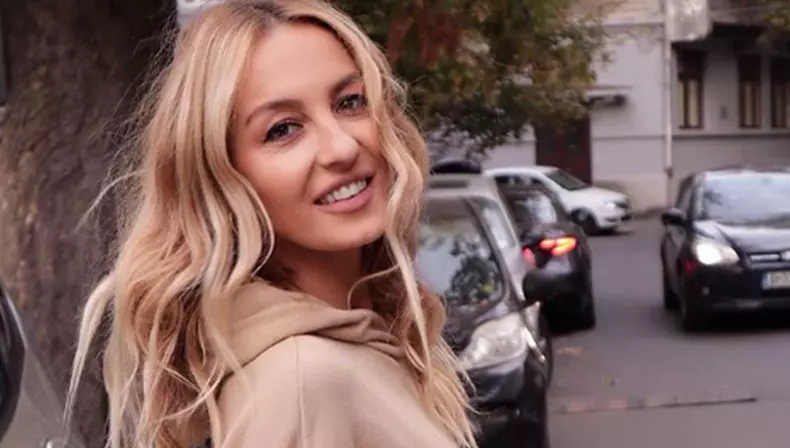 flavia-mihasan-abia-s-a-ingrasat-la-a-doua-sarcina