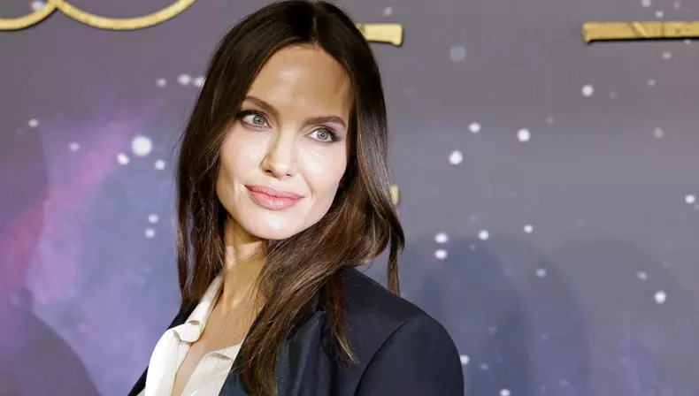 angelina-jolie-321