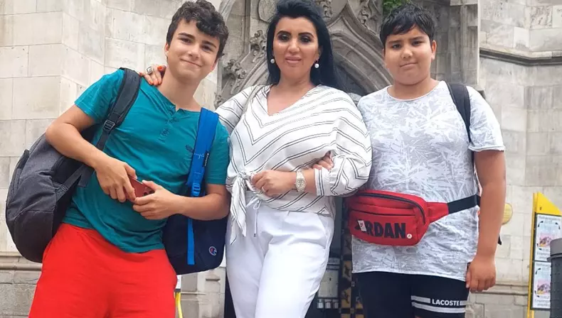 adriana bahmuteanu 800