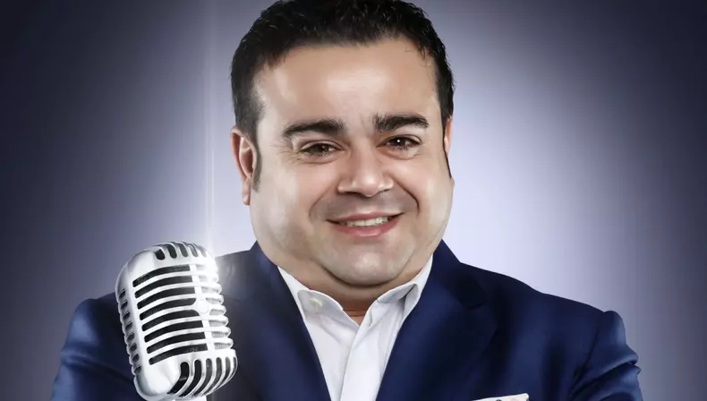 adrian minun900