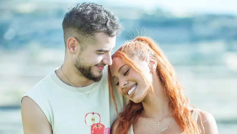 Povestea-de-dragoste-dintre-Theo-Zeciu-si-Cesima-Nechifor-de-la-Power-Couple-2025.-Formeaza-un-cuplu-de-cinci-ani-si-sunt-urmariti-de-milioane-de-oameni-in-mediul-online