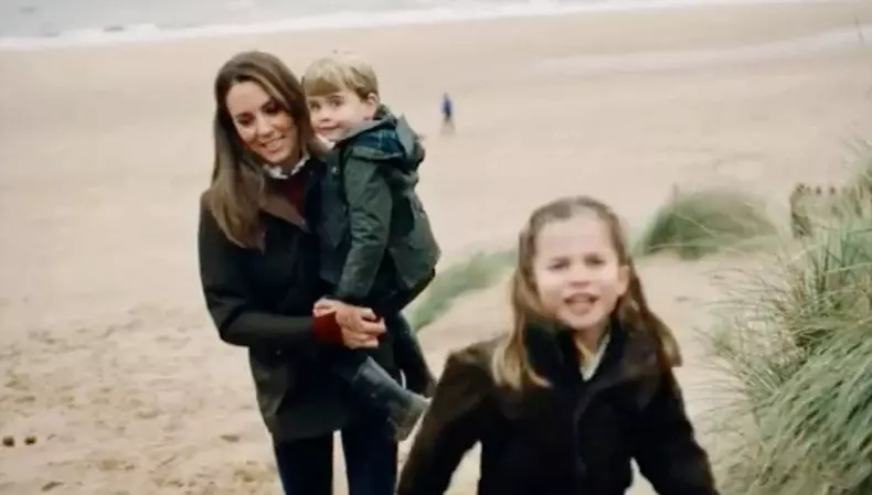 Happy families for Prince William , Kate Middleton and their children to mark 10th wedding anniversary