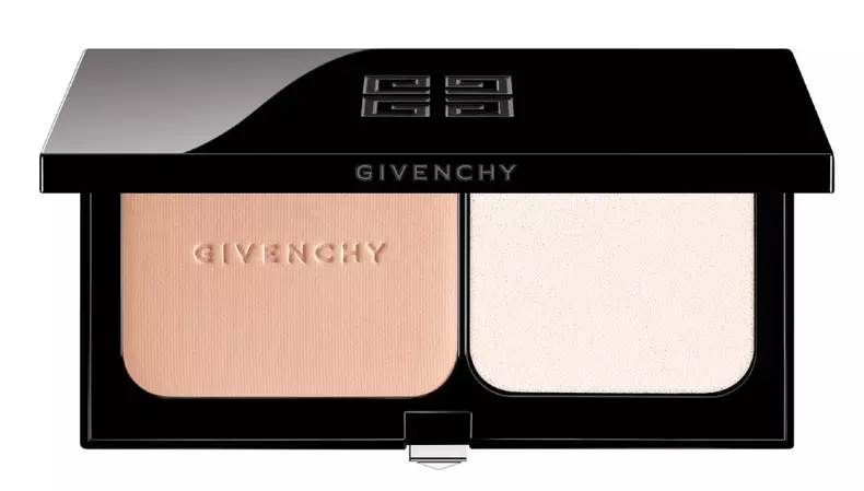 Fond de ten matifiant, Givenchy, Matissime Velvet Compact, 252 lei, disponibil Sephora