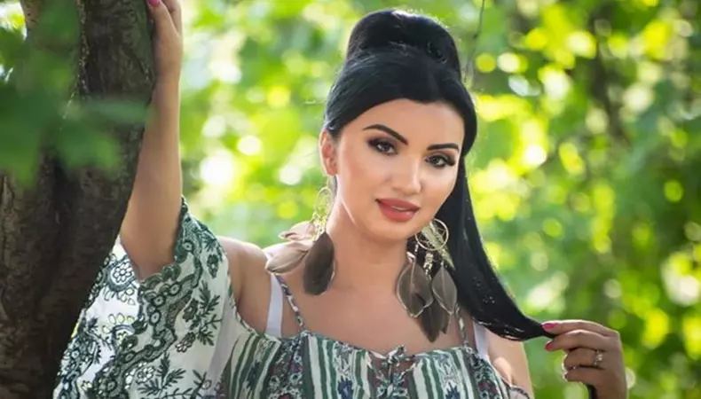 adriana bahmuteanu prezentator