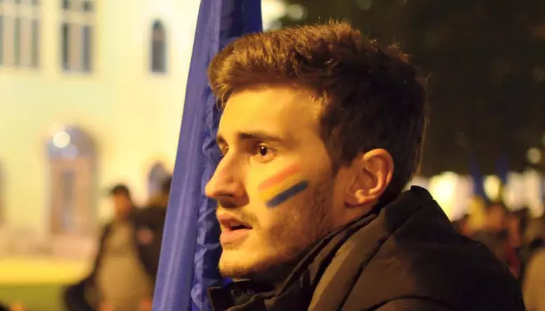 2dfd87f9d2fbec96ce70f7a6d6159281