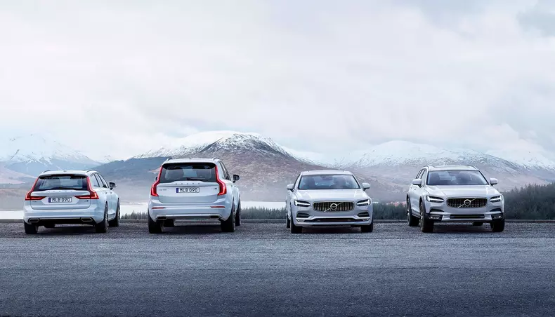 s0-volvo-v90-cross-country-386250