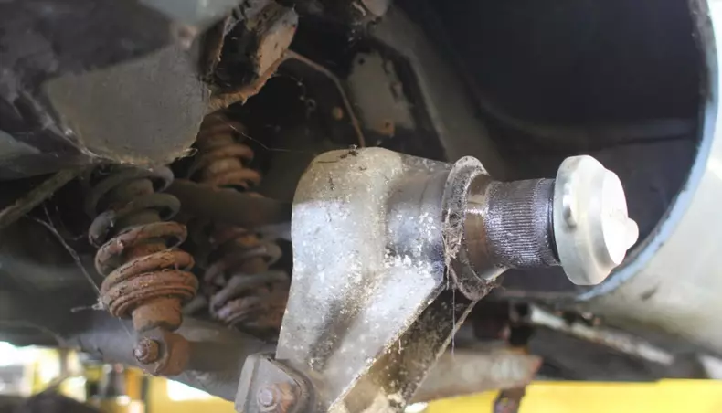 rusty Jaguar E 1964_06