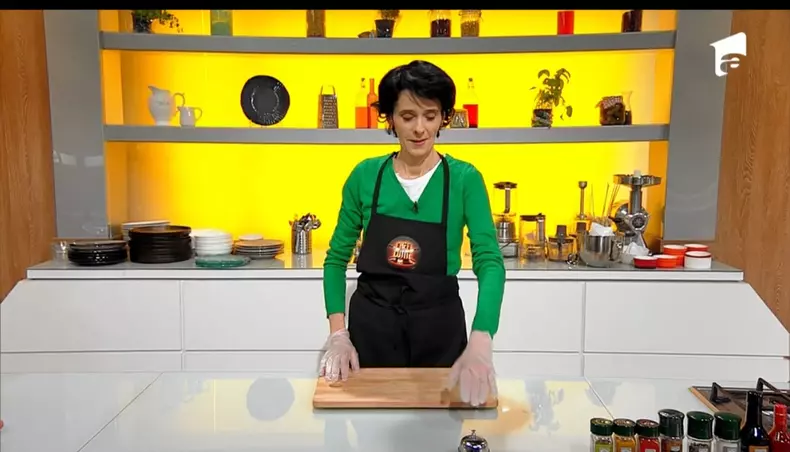 Mirela-Negoiță-Chefi-la-cutite-6