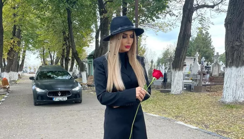 anamaria-prodan-videoclip-macabru-a-ingropat-iubirea-pentru-laurentiu-reghecampf.-la-propriu-scaled-1