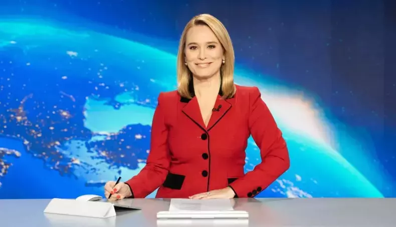 andreea-esca-bani-lunar