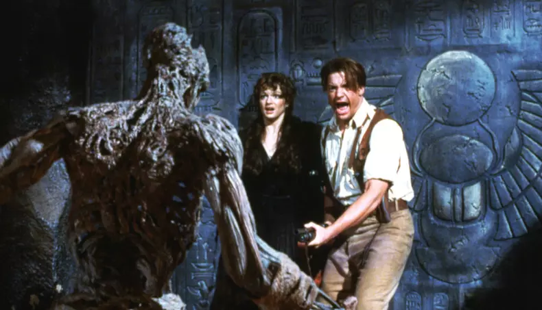 Brendan Fraser și Rachel Weisz, imagine din The Mummy, 1999