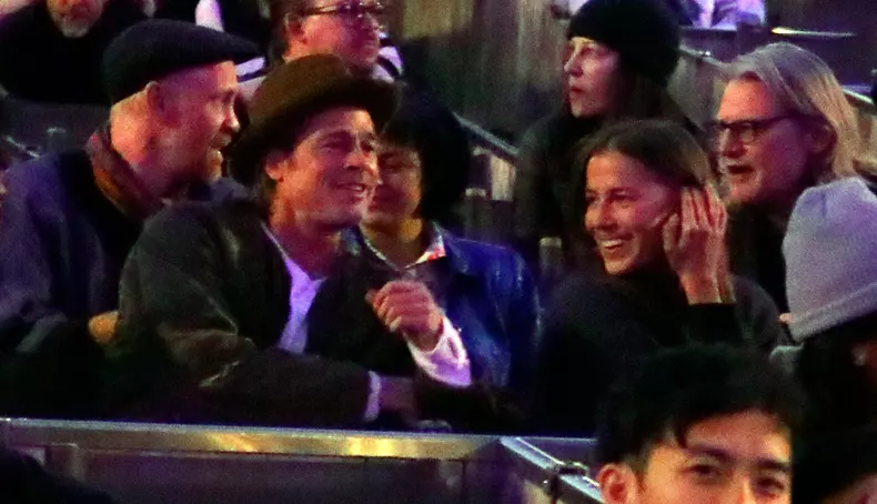 EXCLUSIVE: **PREMIUM EXCLUSIVE RATES APPLY**Brad Pitt Smiles As A He's Seen With German Model Nicole Poturalski While Enjoying Kanye's Service with Alia Shawkat (Nov 2019)
