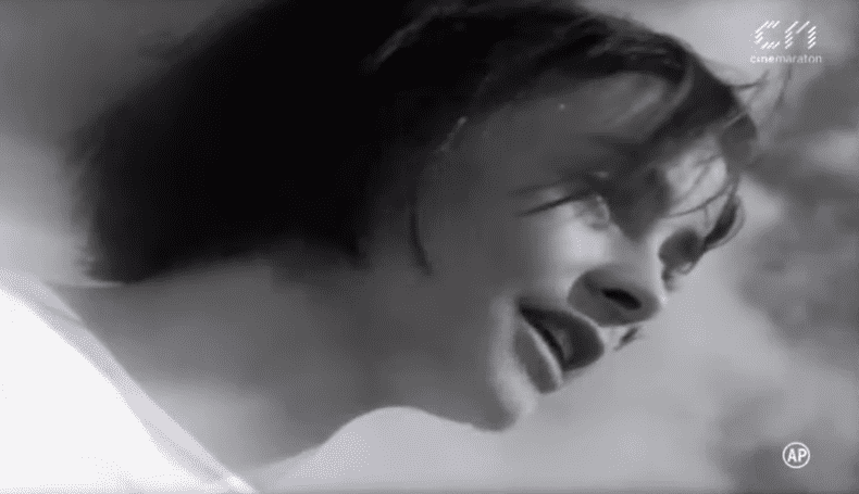Marina Voica a filmat dezbrăcată6