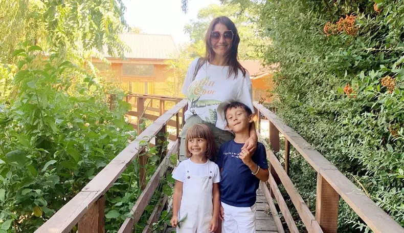 Claudia Pătrășcanu și fiii ei