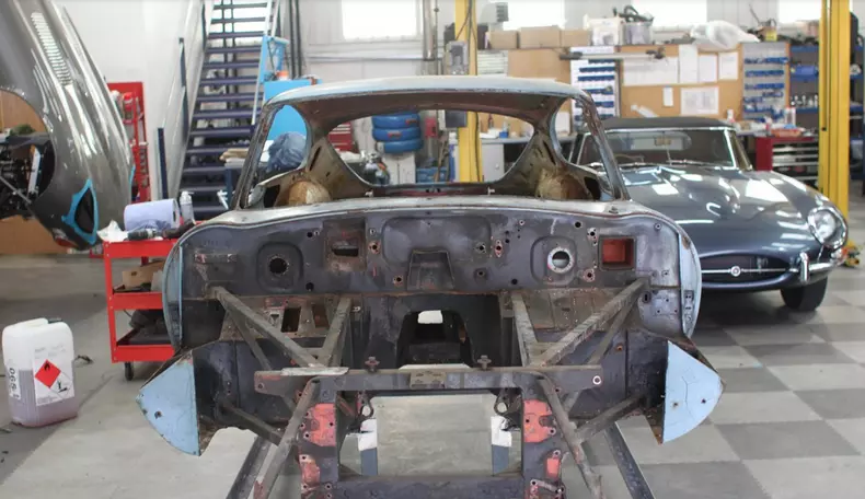 rusty Jaguar E 1964_07