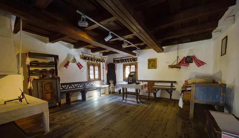 ROventura-Kanal-D.-George-Mihai-si-Andreea-Stravoiu-ajung-in-locuri-de-basm-din-Tara-Motilor-8