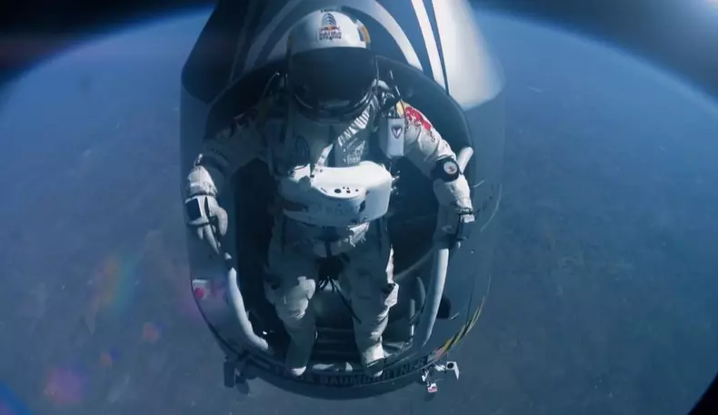 Felix-Baumgartner-Stratos-1