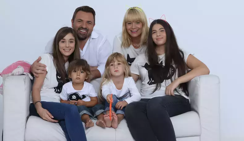 horia-brenciu-familie-scaled