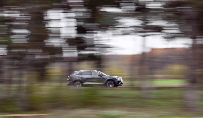 Bentley Bentayga V8 facelift 066