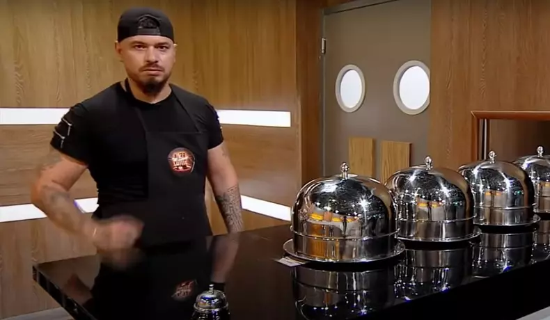 2021-03-01-11_57_16-Chefi-la-cuțite-_-Laurențiu-Ardeleanu-din-pușcărie-în-bucătăria-la-Chefi-la-Cuț