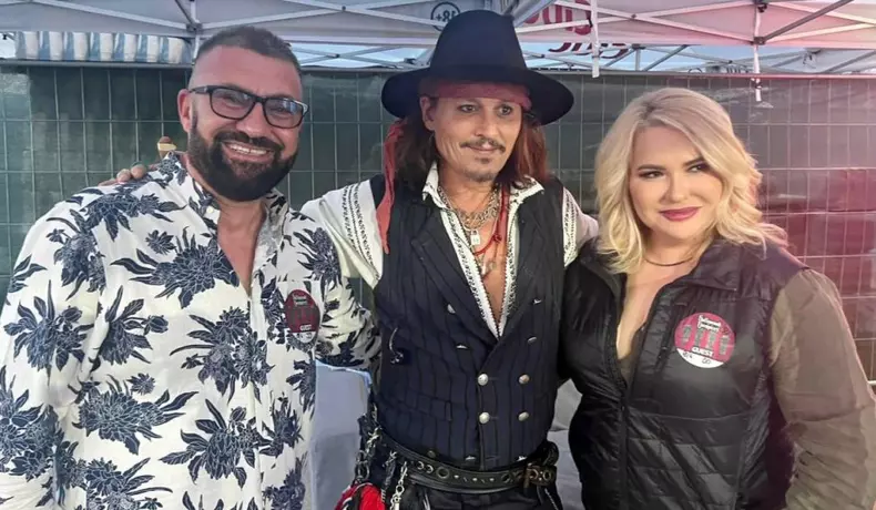 viorica-ionita-din-clejani-cadou-johnny-depp-840919-1