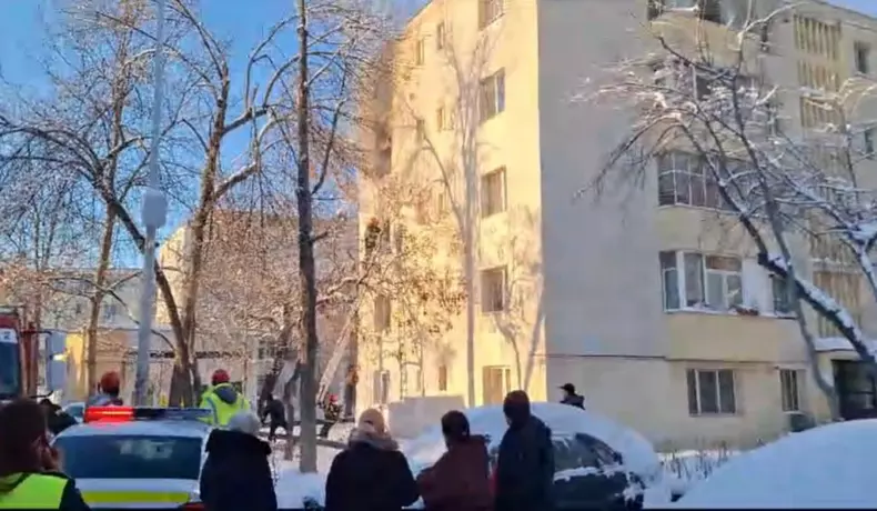 rasturnare-situatie-bebelus-murit-aruncat-pe-geam-mama-sa-apartament-flacari-iasi-vecini-880059