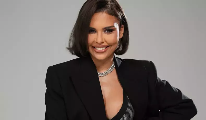 Andreea Popescu1